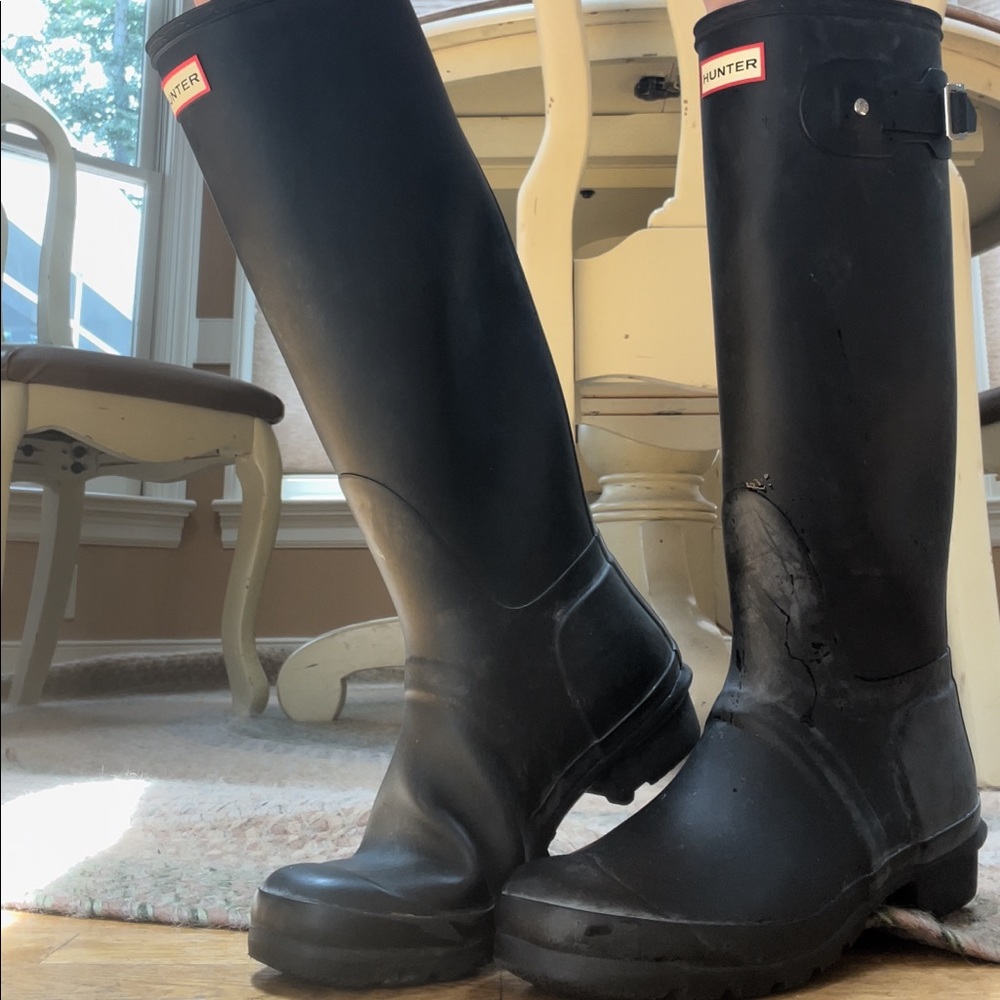 Black hunter rain boots good condition size nine